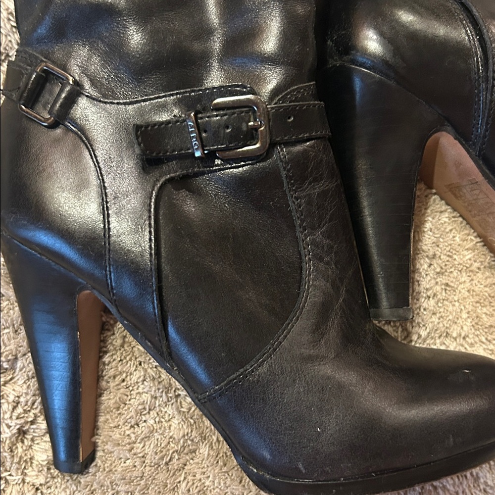 Aldo black leather boots size 38.5 or 8. Worn just twice. Perfect Condition. - Picture 2 of 7